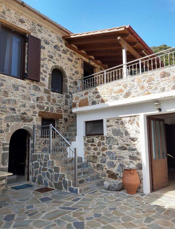 Grandma Agatha & Virginia'S Stonehouse Apartman Kefáli Kültér fotó