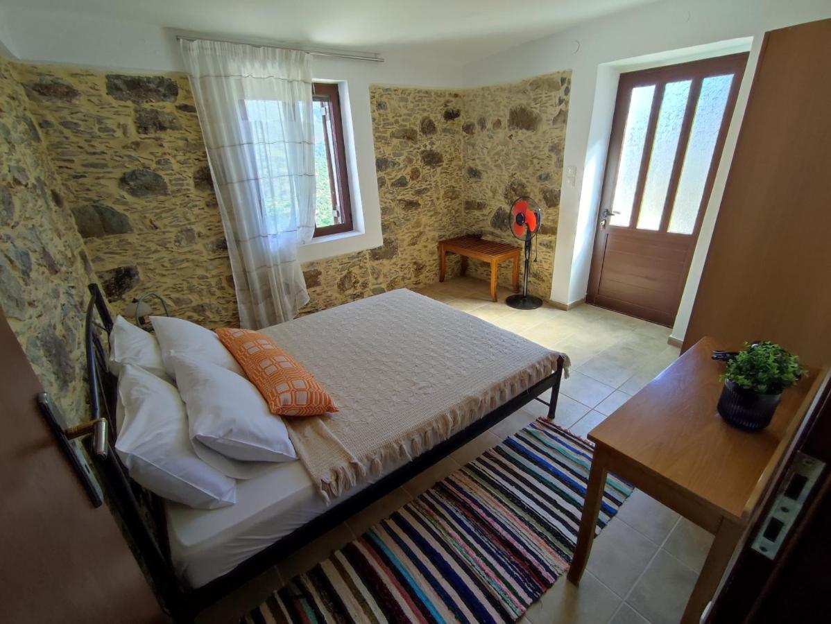 Grandma Agatha & Virginia'S Stonehouse Apartman Kefáli Kültér fotó