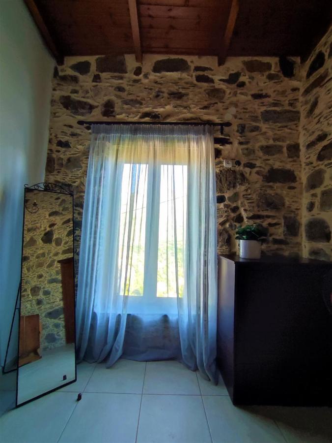 Grandma Agatha & Virginia'S Stonehouse Apartman Kefáli Kültér fotó
