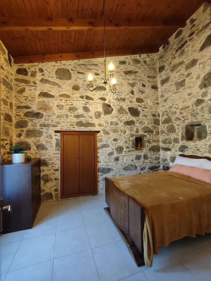 Grandma Agatha & Virginia'S Stonehouse Apartman Kefáli Kültér fotó